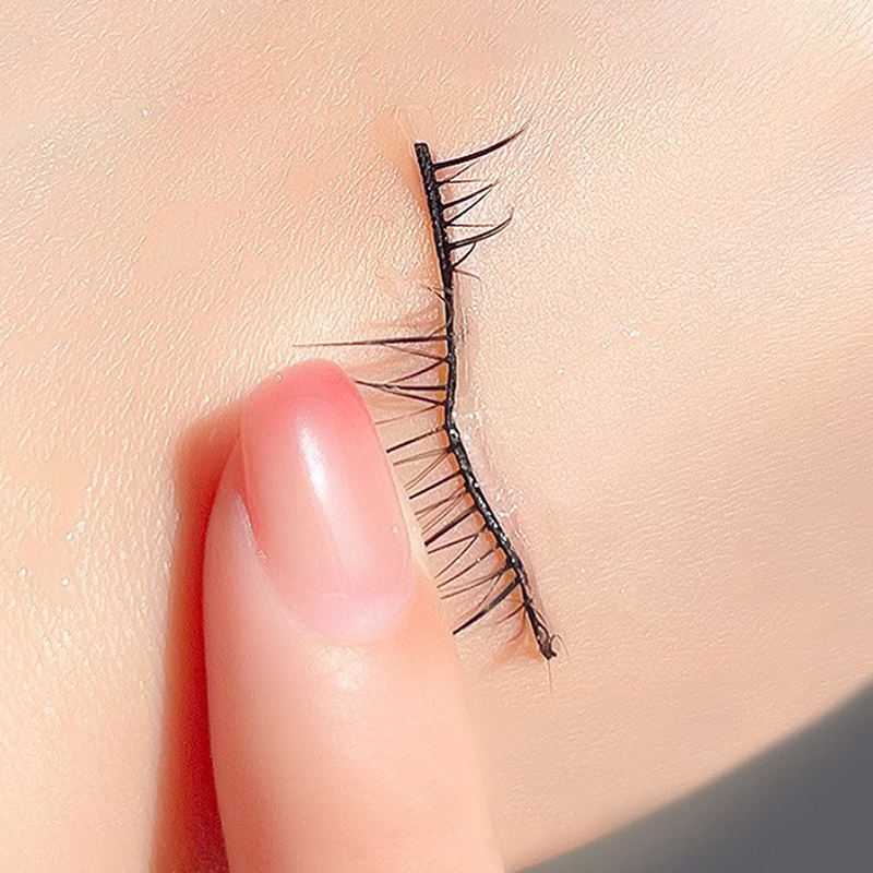 Eyelash Glue With Tweezers Set - огляд і ціна Eyelash Extension Eye Irritation